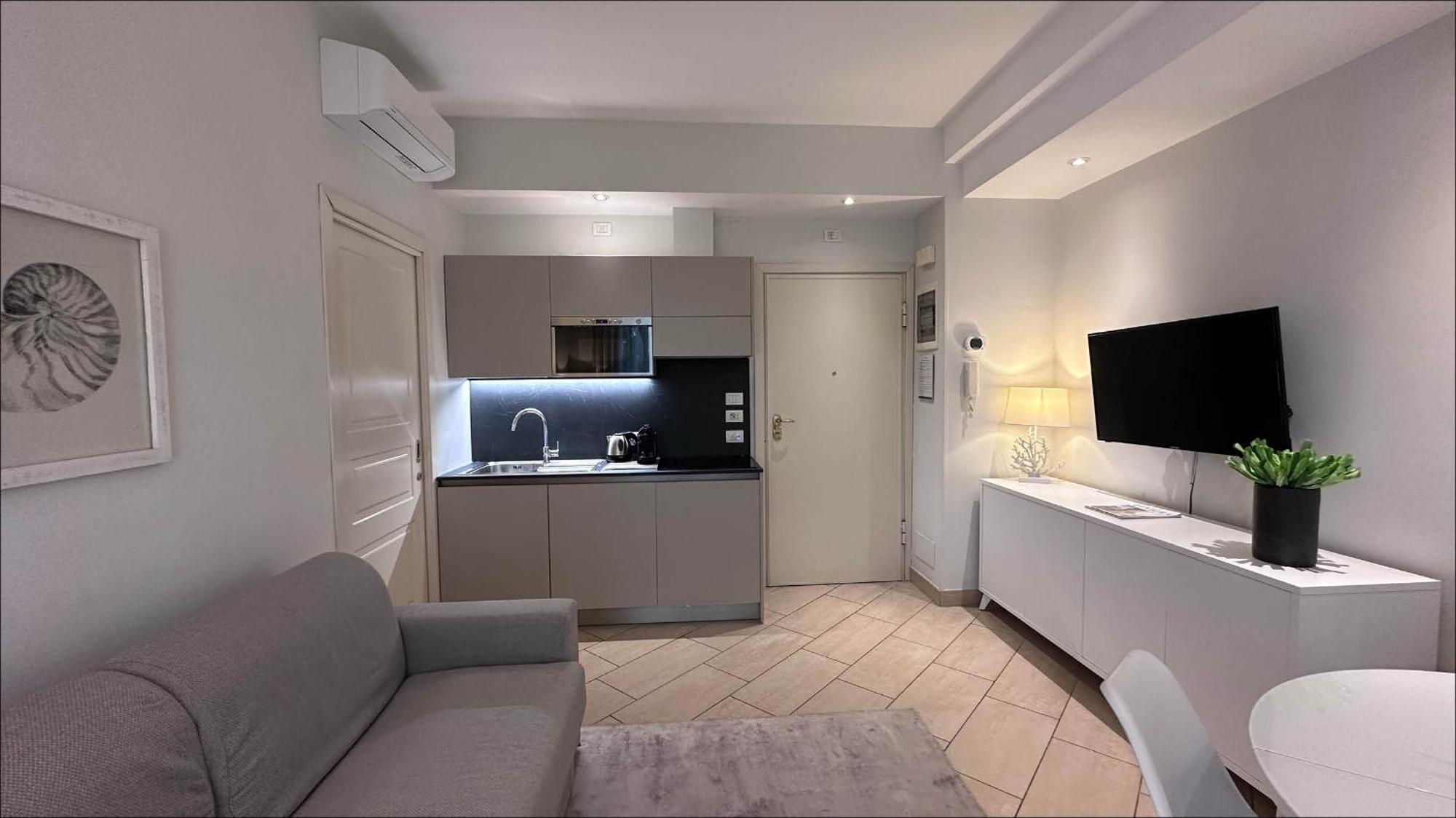 Residence Lungomare Riccione Exterior foto